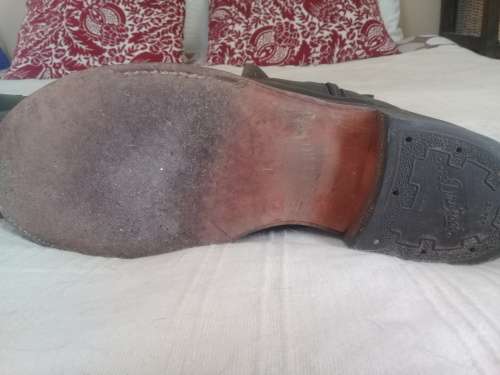 Mens Boots = Size 10